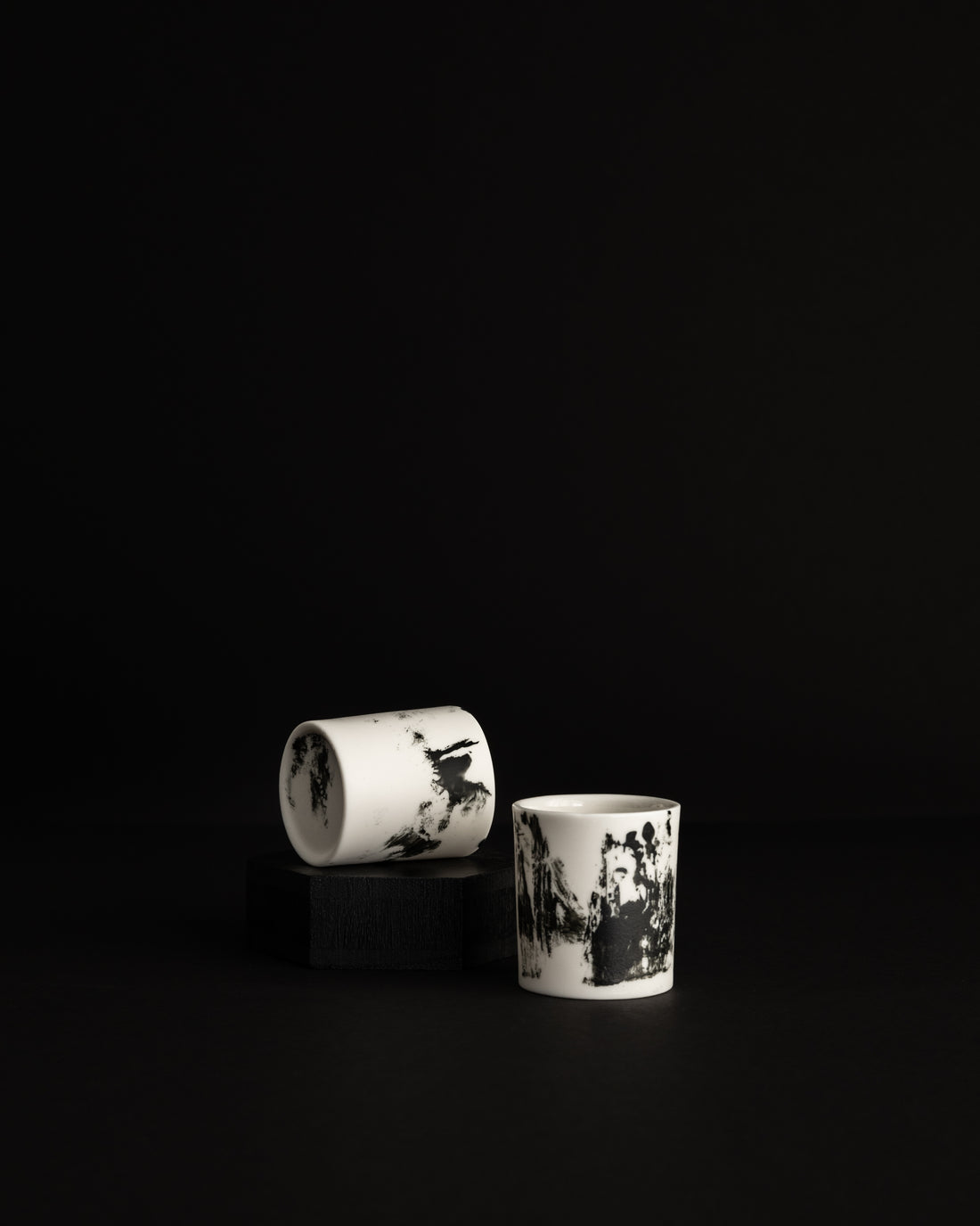 Kubeczek do espresso DaDa – ręcznie malowana porcelana Parian