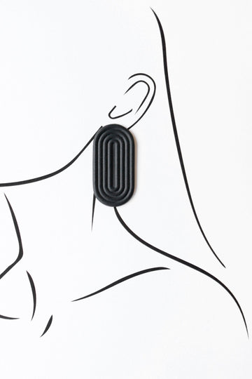 Anni Echo Black – kolczyki z porcelany Parian