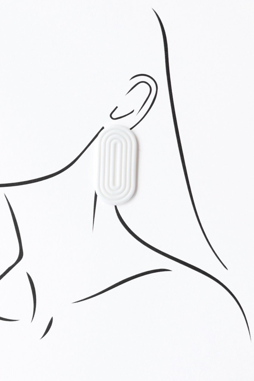 Anni Echo White – kolczyki z porcelany Parian