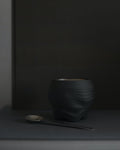 Canyon Black - czarka z czarnej gliny