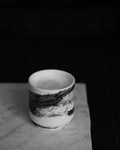 Kubek DaDa – designerski kubek z porcelany Parian