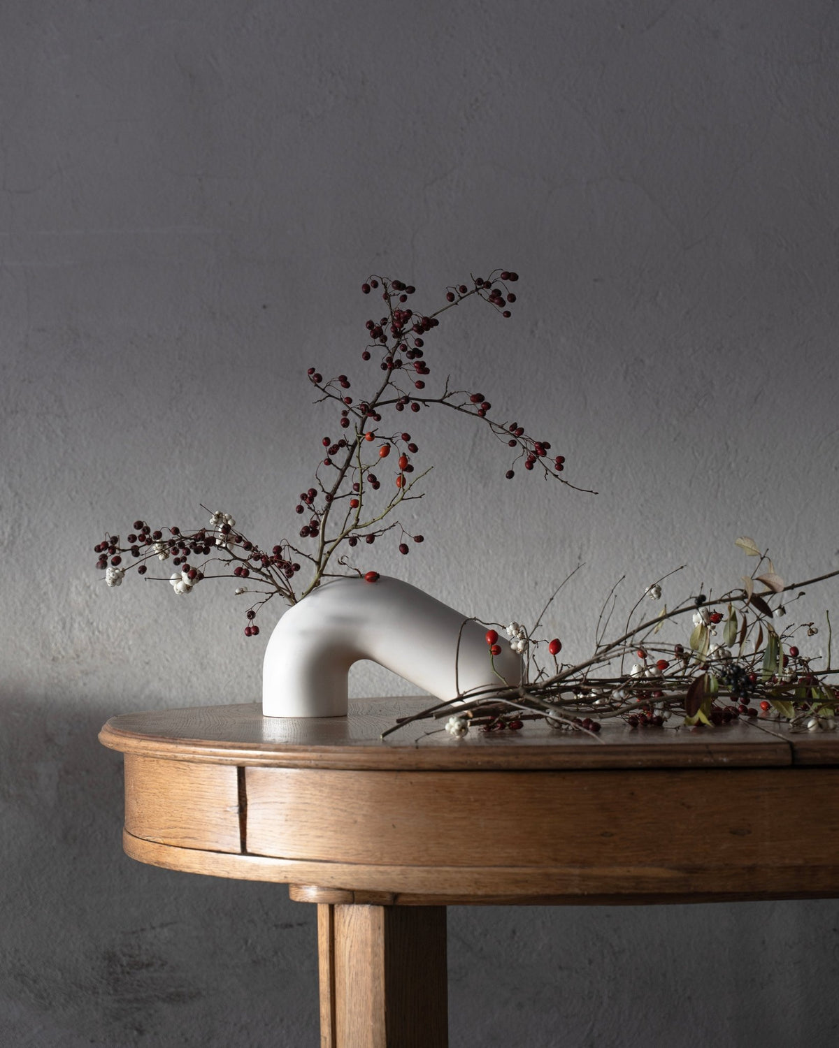 Dual Flow – designerski wazon z porcelany Parian