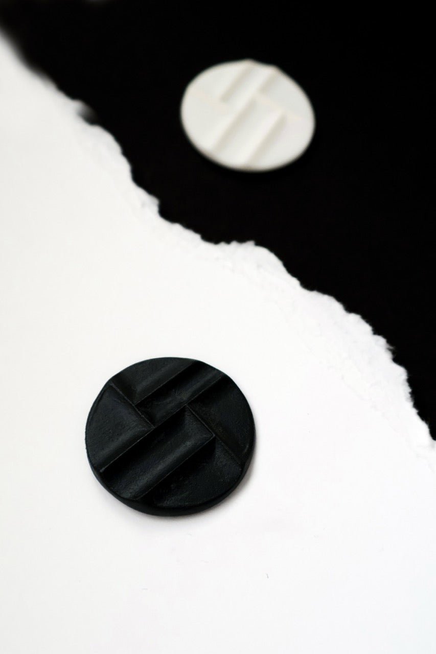 Mondrian Black – kolczyki z porcelany Parian