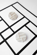 Mondrian White – kolczyki z porcelany Parian