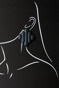 Retro Grace Black – eleganckie kolczyki z porcelany Parian