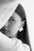 Retro Grace – eleganckie kolczyki z porcelany Parian