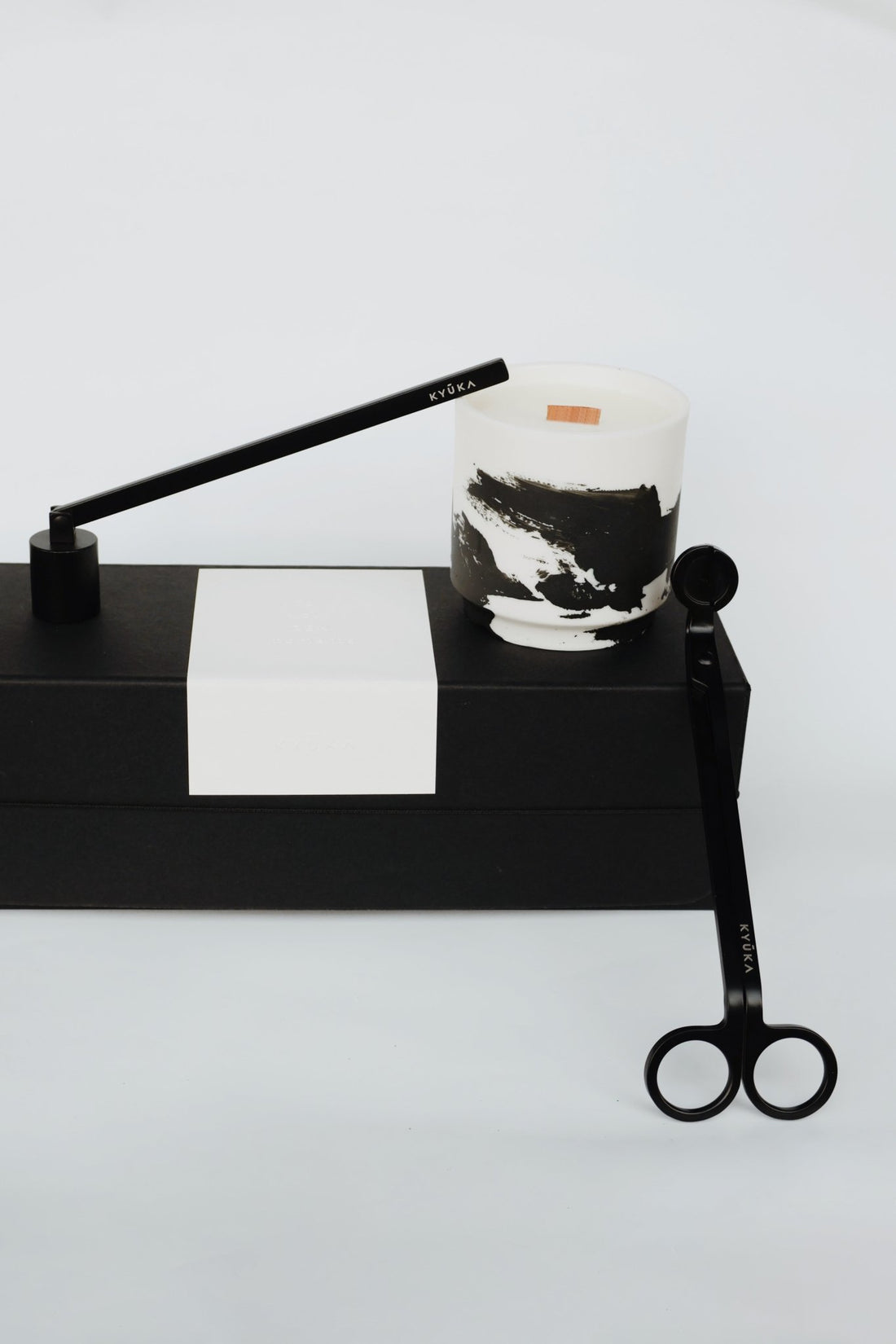 Zen Abstrakcja – zestaw prezentowy ze świecą z porcelany Parian