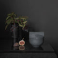 Basalt Black – personalizowana świeca w czarnej porcelanie
