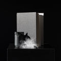 Origami Black - świeca z czarnej porcelany