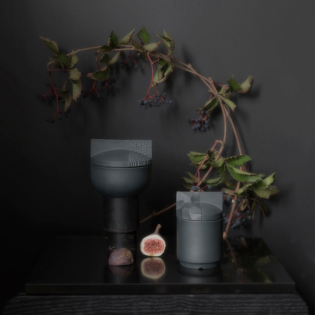 Origami Black - świeca z czarnej porcelany