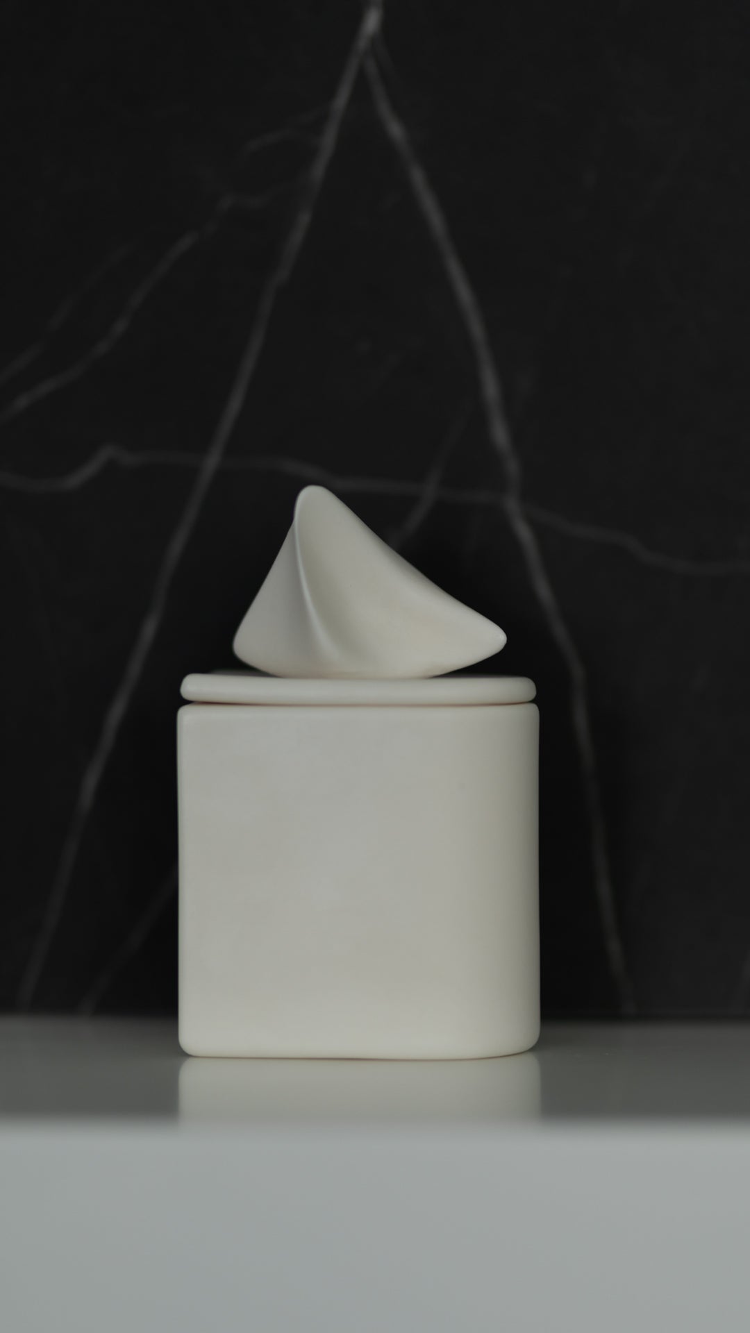 Świeca sojowa Serenity – porcelana Parian