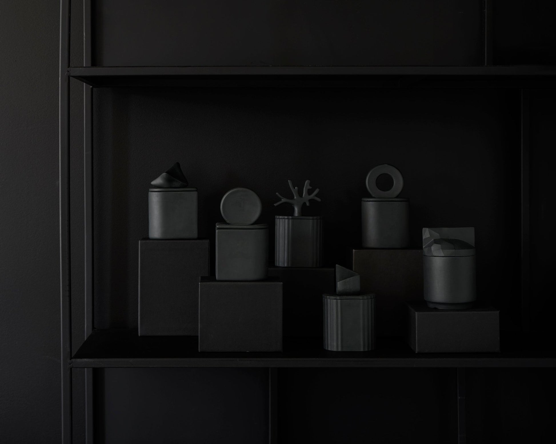 Sunset Graphite Black - pojemnik z czarnej porcelany