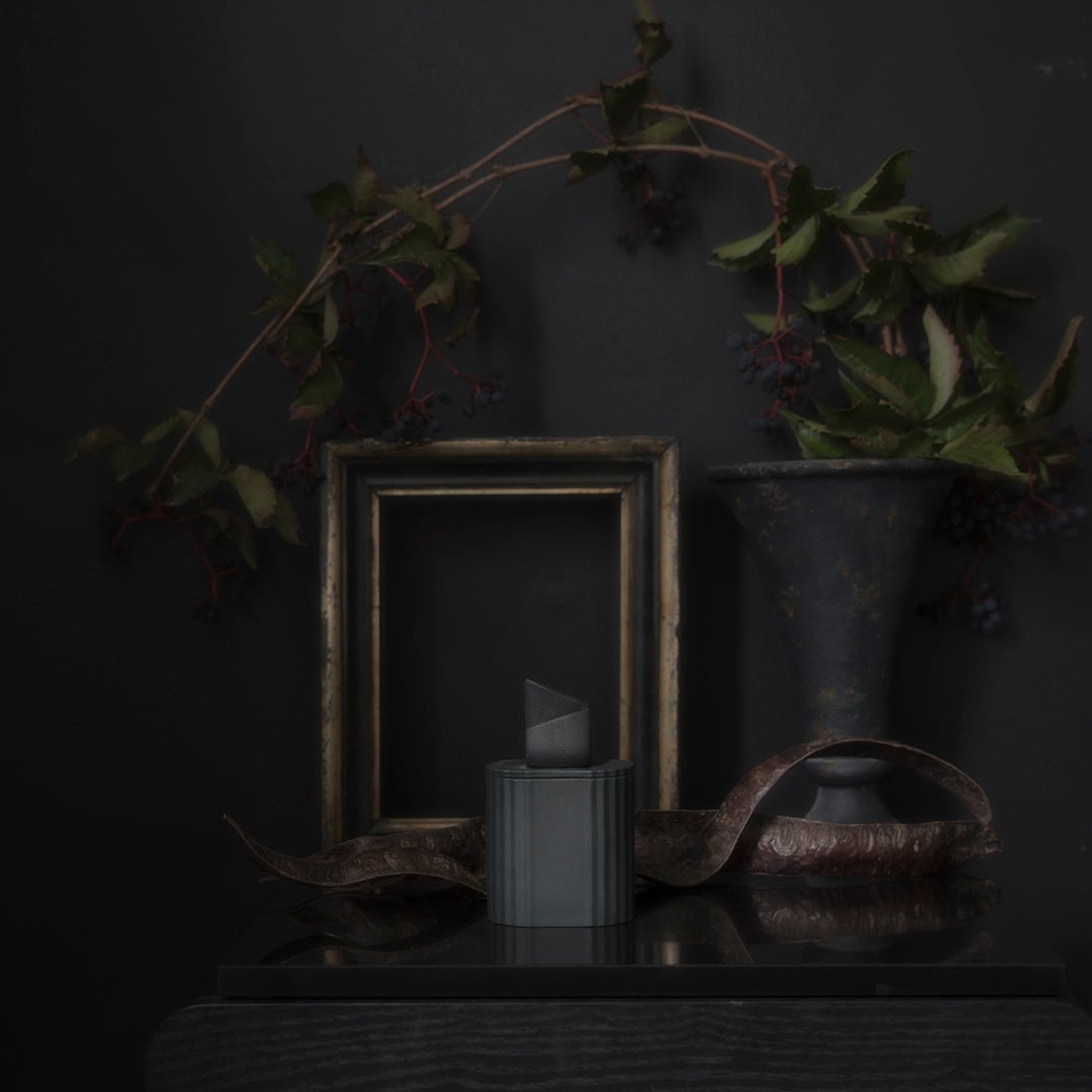 Uneven Graphite Black - pojemnik z czarnej porcelany